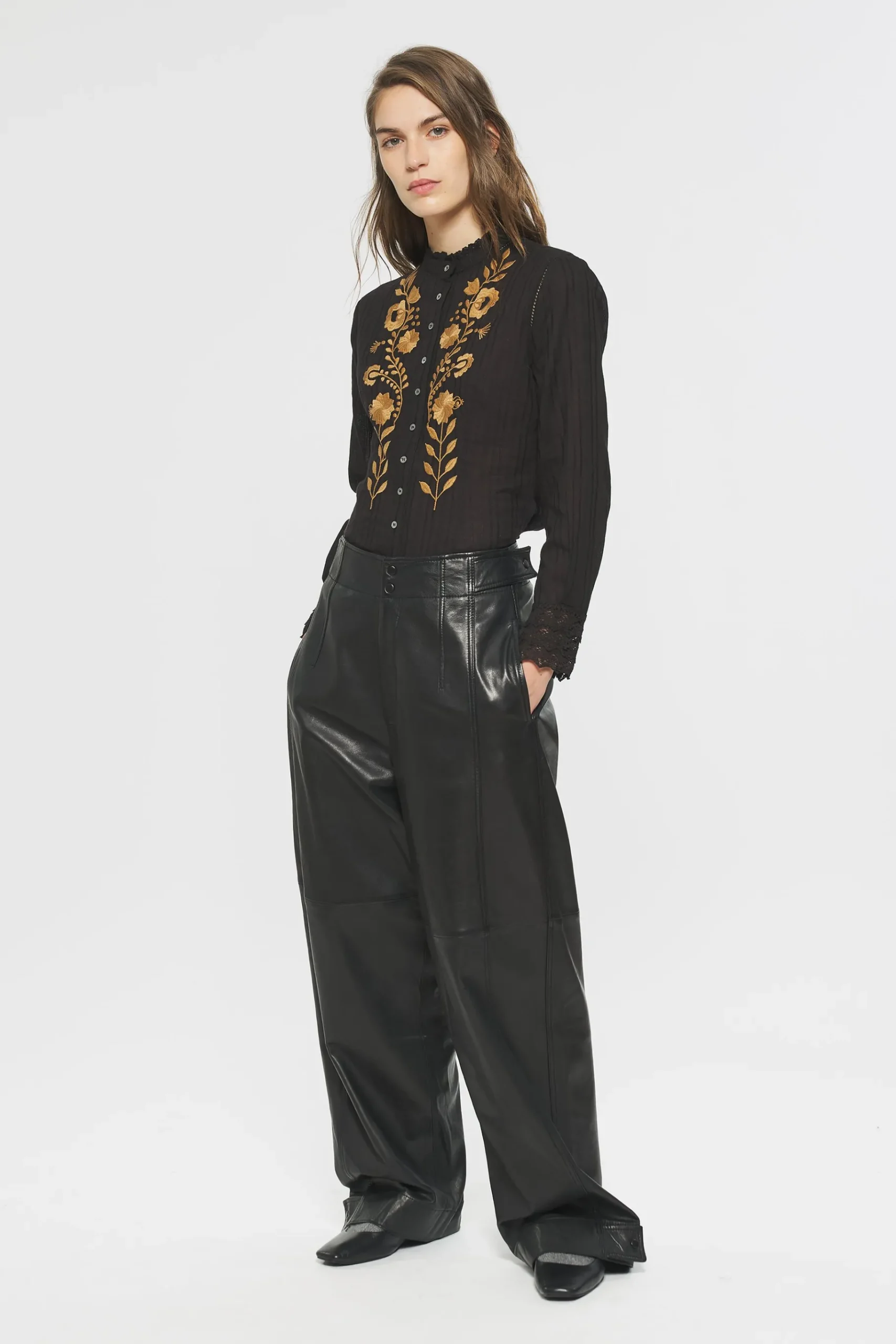 ANTIK BATIK Kiss Embroidered blouse Black Outlet