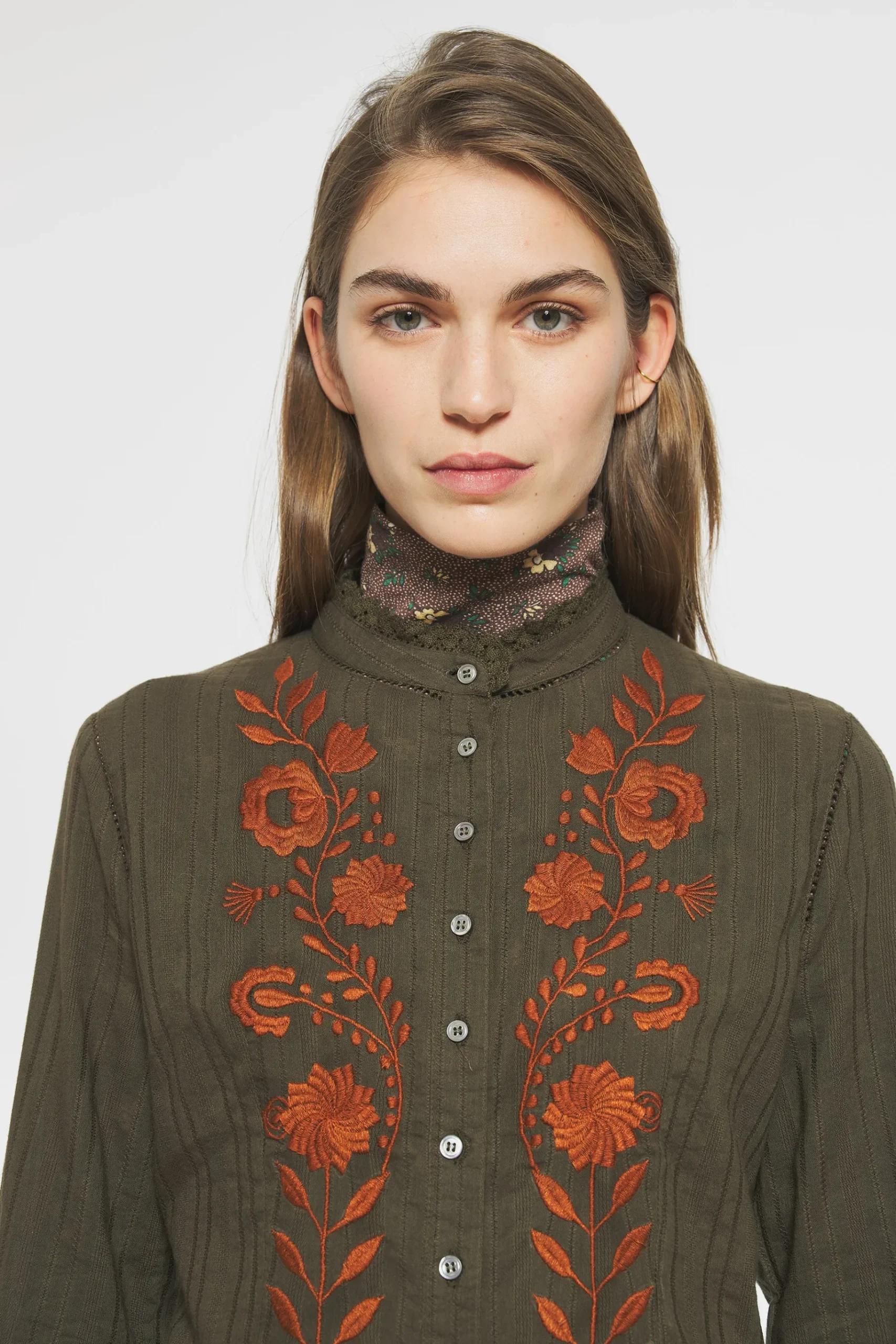 ANTIK BATIK Kiss Embroidered blouse Green Store