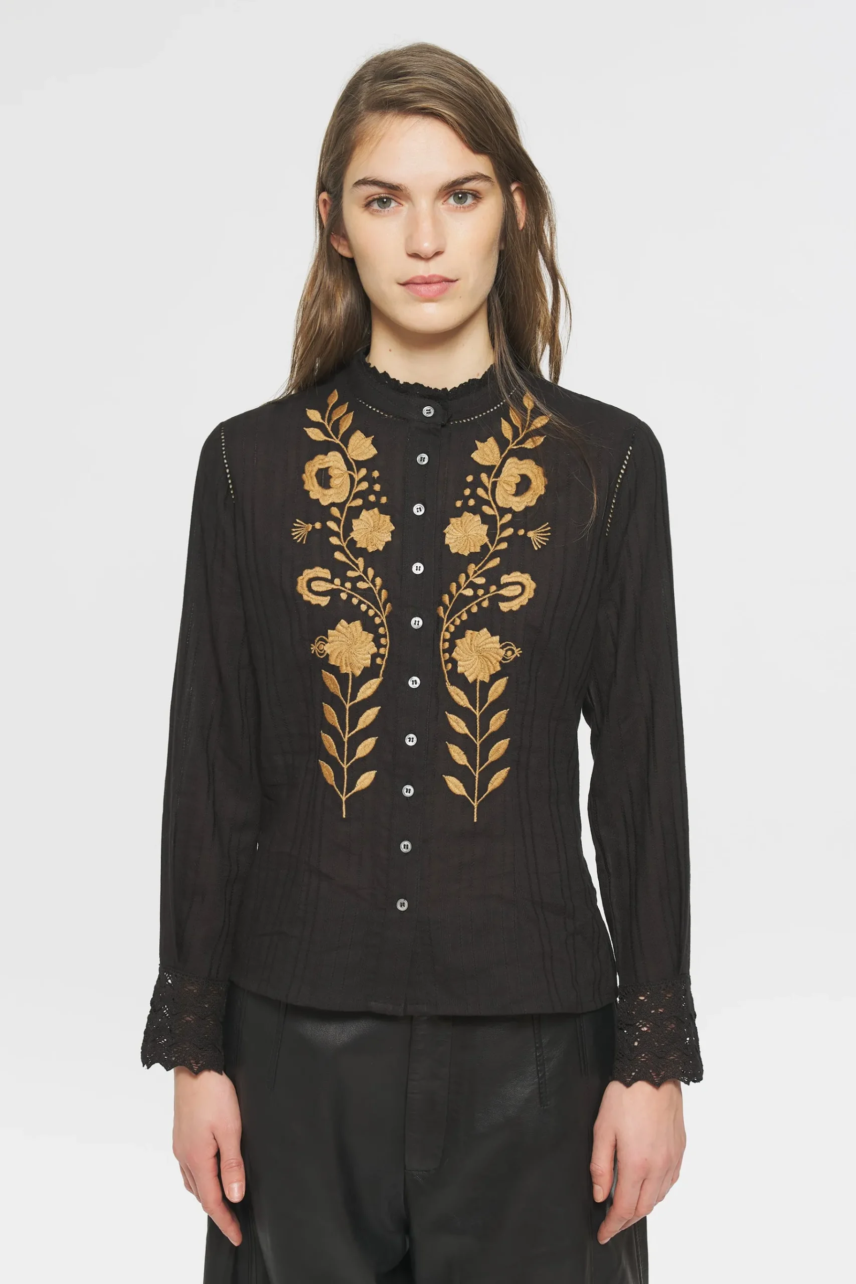 ANTIK BATIK Kiss Embroidered blouse Black Outlet
