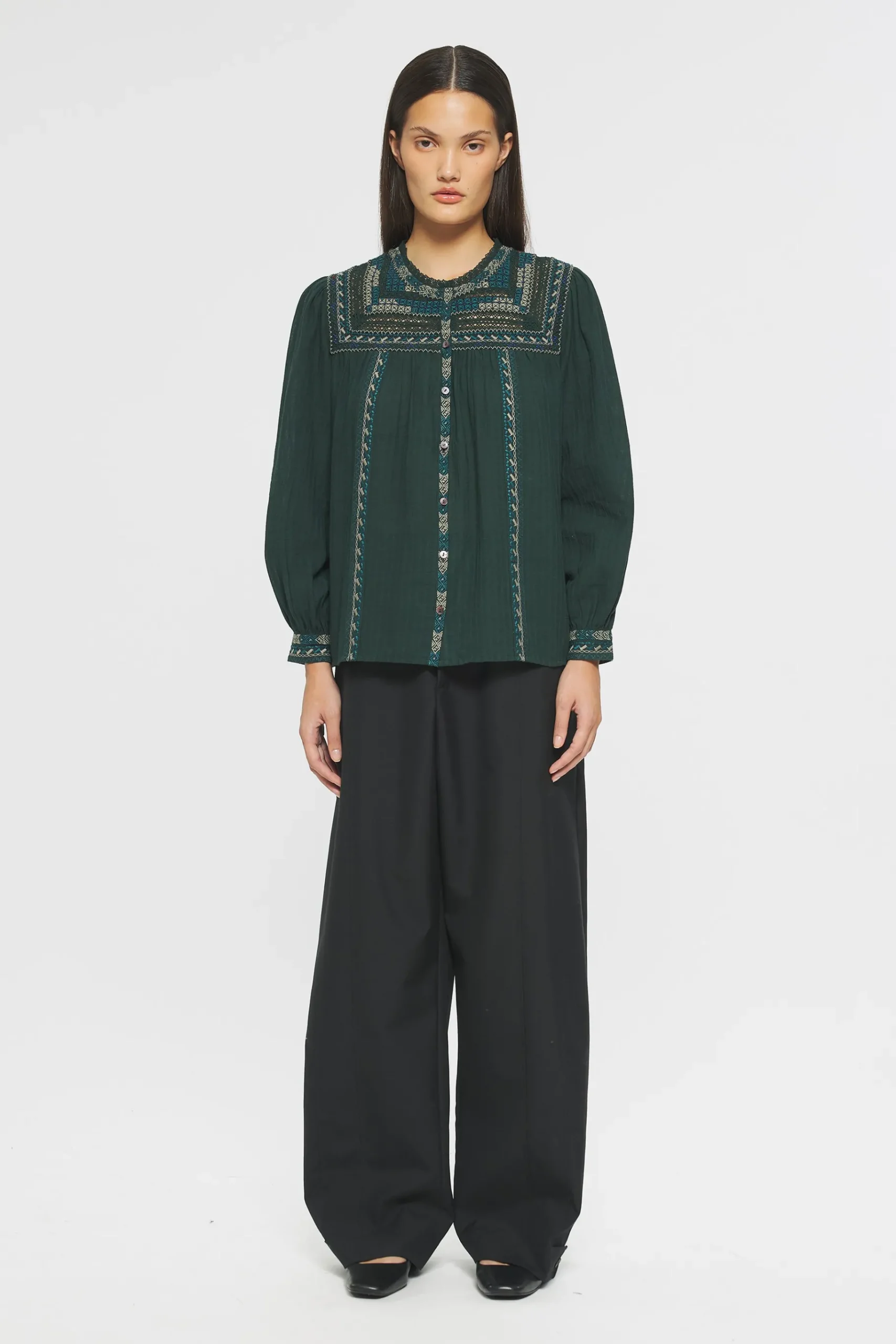 ANTIK BATIK Tamara Embroidered blouse Green Hot