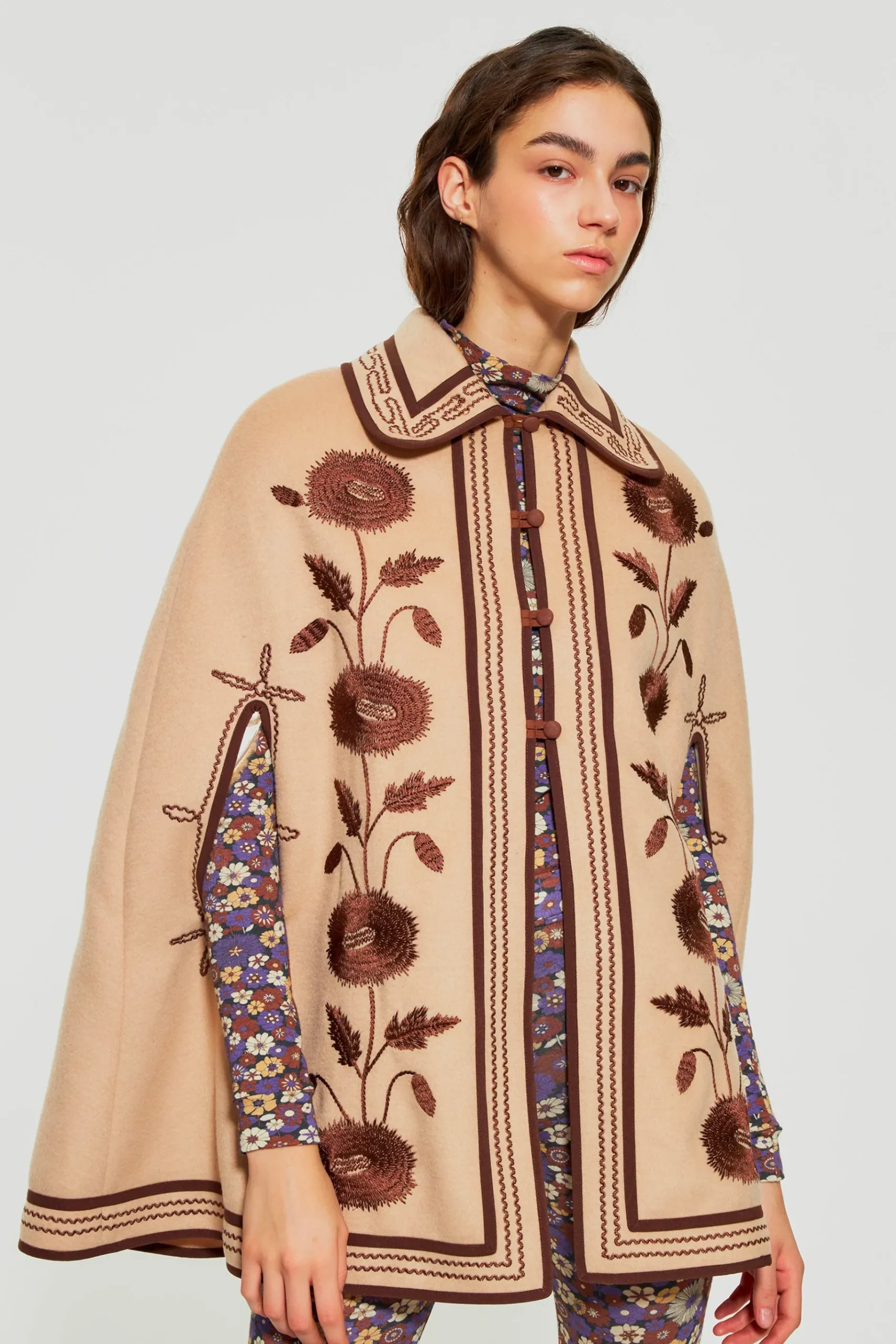 ANTIK BATIK Trudy embroidered cape Cream Sale