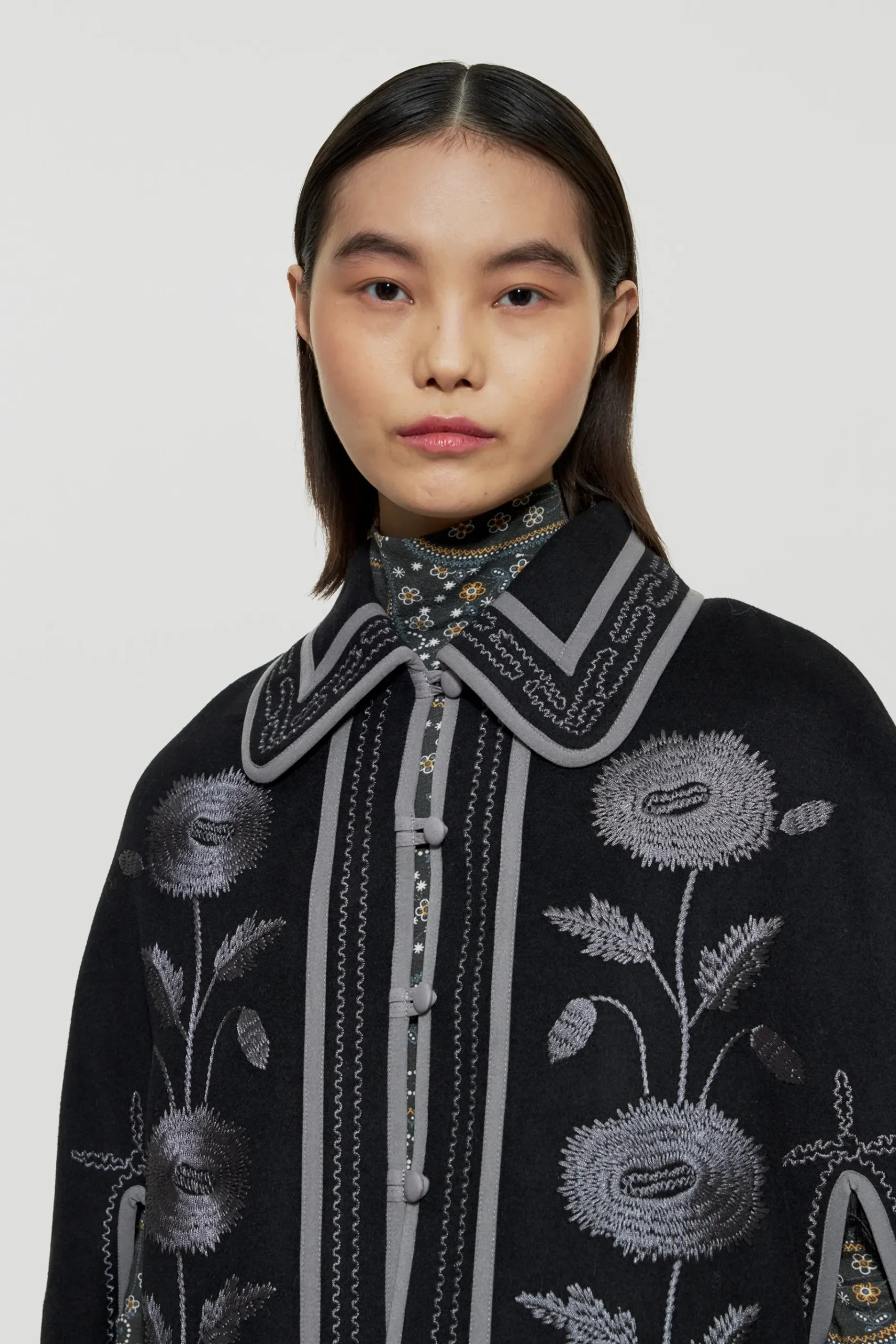 ANTIK BATIK Trudy embroidered cape Best